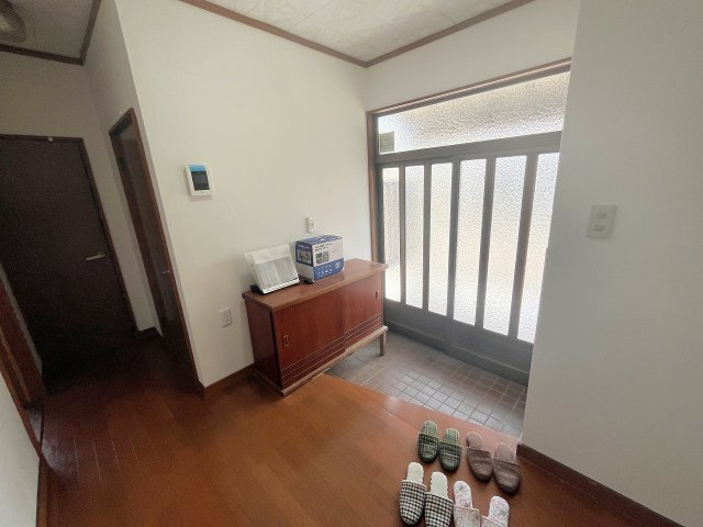 小山市乙女一丁目戸建ての玄関