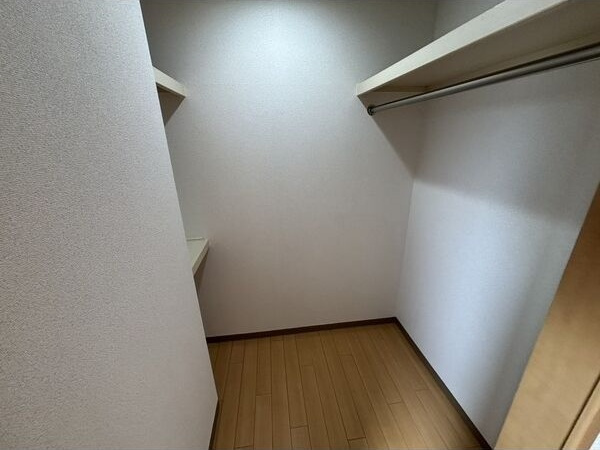 アケイシャの寝室