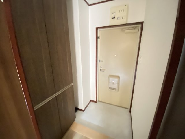 アーク春雨橋Ｂ棟の玄関