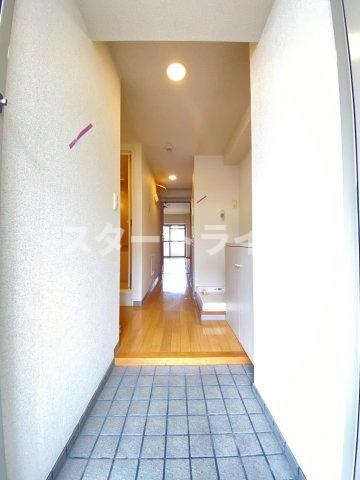 大阪市東淀川区淡路５丁目の賃貸マンションの玄関