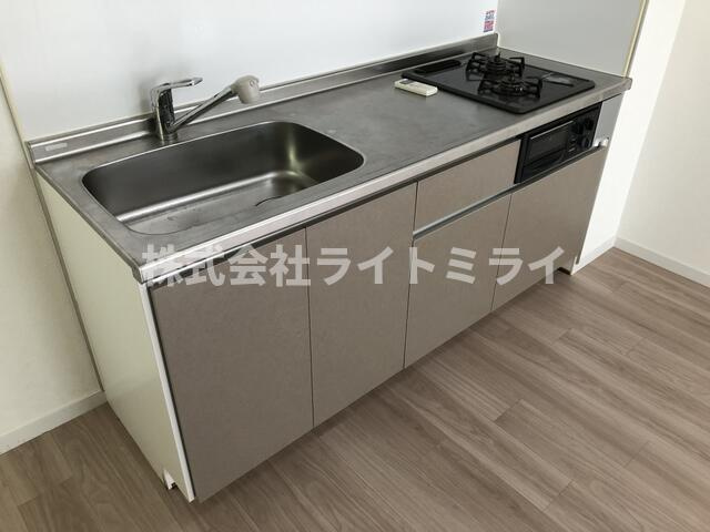 メゾネット四谷のキッチン|システムキッチンガス２口（グ… 