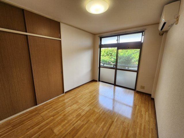 リバーサイド豊和の洋室