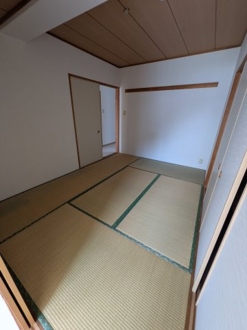 ラフィーネ港北Ⅱの和室