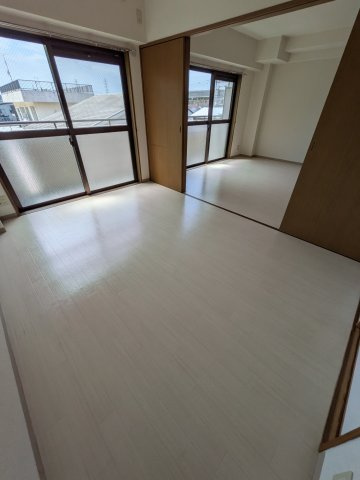 ラフィーネ港北Ⅱの居間・リビング