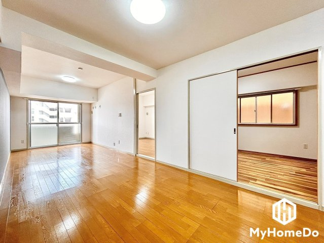 寿ゞやマンション大曽根の居間・リビング|家族団欒の場にぴったりな広々LDKで快適な暮らし