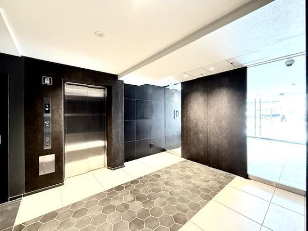 アジールコート町屋のエントランス|毎日通るエントランスはこのようになっています