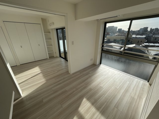 REALIZE町屋の居間・リビング|こちらのリビングで趣味の時間をお楽しみください