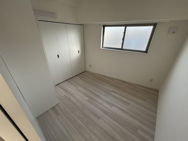 REALIZE町屋の洋室|明るい洋室です