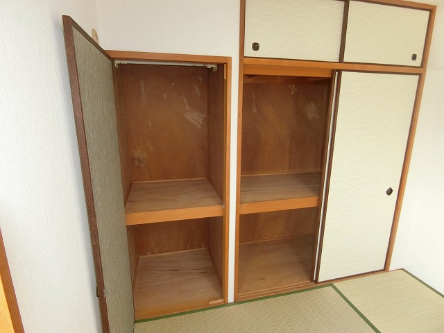 メイプルコート若草の収納