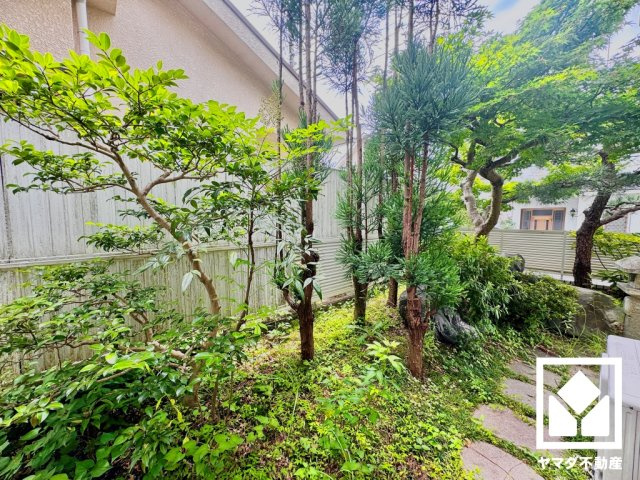 八幡市橋本興正の庭