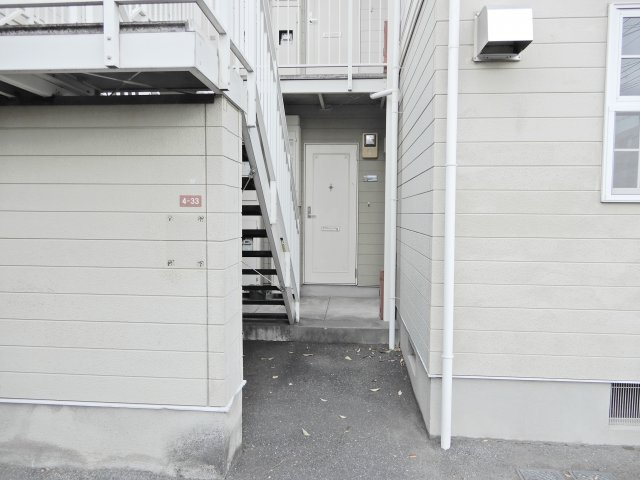 奥田ハイツのエントランス