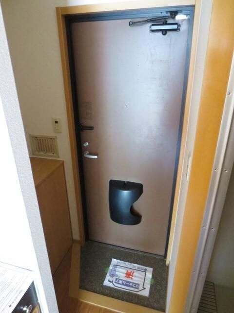 メイプルハウス　Ａ棟の玄関