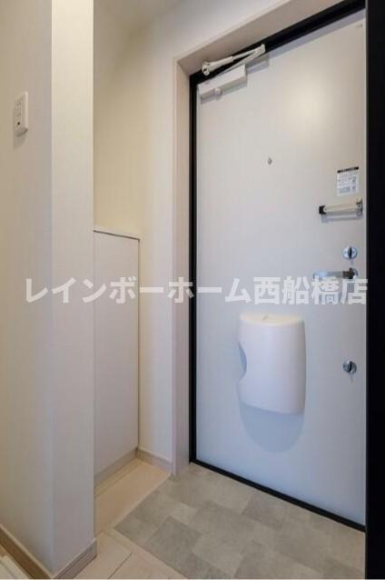 フクテラス行徳駅前の玄関