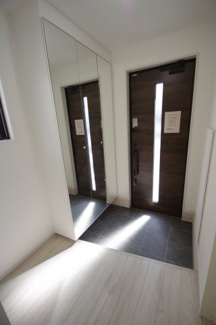 【内観：施工例】 | 【仲介手数料無料！！】日野市南平2丁目　新築戸建て（全2棟）2号棟　5399万円 | フラット型レンジフード