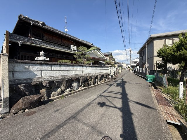 寝屋川市打上新町の前面道路含む現地写真