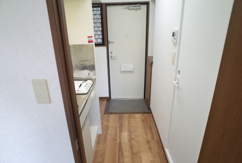 山京マンションの玄関