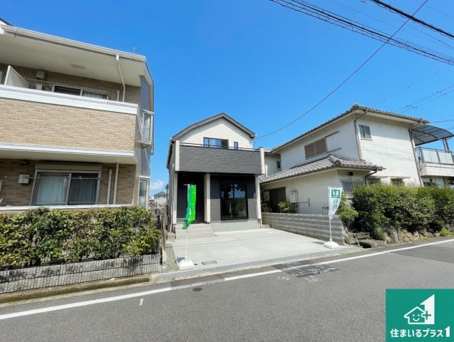5日(土)6日(日)現地ご見学可能！　伊丹市荻野　新築一戸建ての外観|安心の10年保証！外観を美しく保ち、雨水で汚れを落とします！気になることがありましたら、お気軽にお問い合わせください！