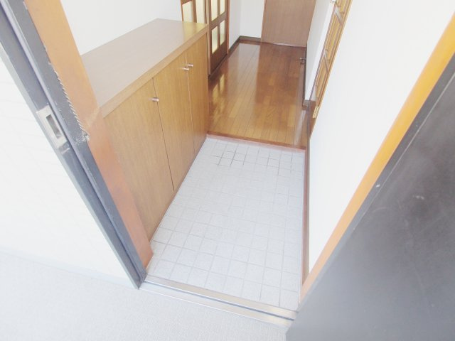 安芸郡海田町堀川町の賃貸マンションの玄関