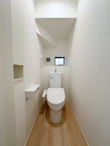 ●安佐北区落合南3丁目No.2のトイレ|1階ウォシュレットトイレ☆
各階にウォシュレットトイレがついています♪