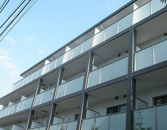 【外観】 | エスティメゾン新中野 | 鉄筋コンクリート造のがっちりとした建物。