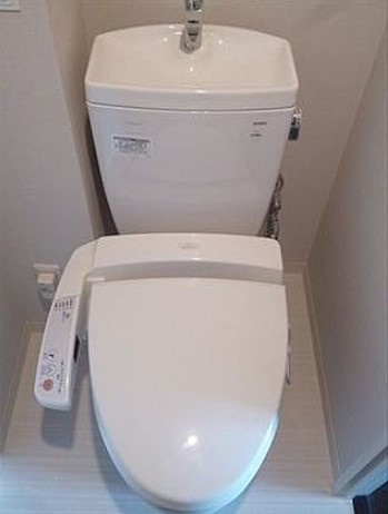 【トイレ】 | エスティメゾン新中野 | 温水洗浄便座。