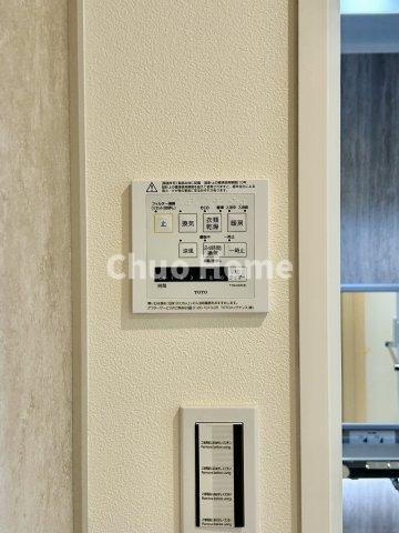 クレストフォルム上野グランステージの浴室|【浴室乾燥機】暖房・冷風・換気・乾燥が可能です。毎日を快適に過ごせるうれしい機能が揃っています。雨の日の洗濯物も安心です。