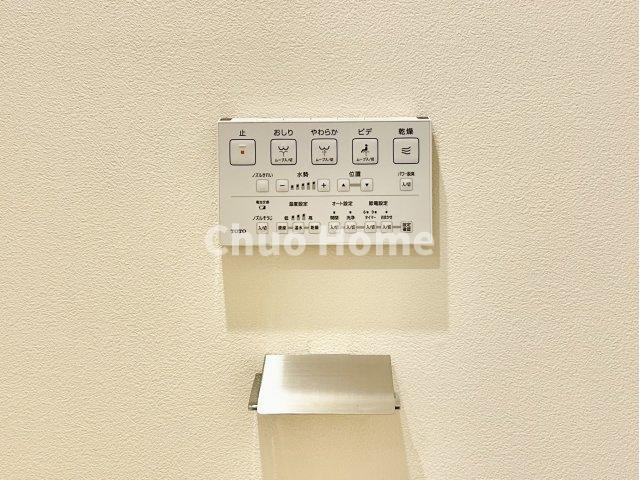 クレストフォルム上野グランステージの内装|【ウォシュレット】清潔に使いたいお手洗いには最適な設備です。もちろんウォームレットも標準装備です。