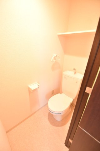 大阪市都島区内代町１丁目の賃貸マンションのトイレ