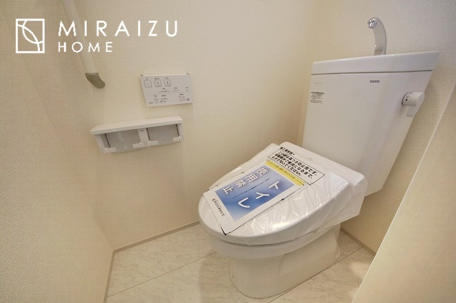 【トイレ】 | おしり洗浄、ビデ洗浄、暖房便座の機能を標準装備。トイレットペーパーの無駄遣いを防ぎ、肌を傷つける心配がありません♪