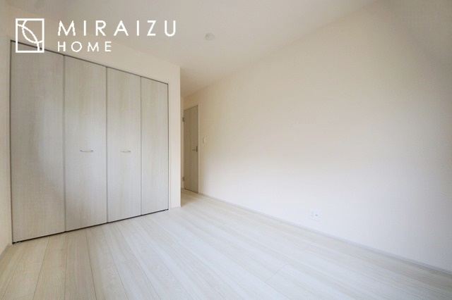 【寝室】 | 建物完成につき、実際のお部屋をごゆっくりご見学いただけます。お休みの日にご家族で見学はいかがでしょう。