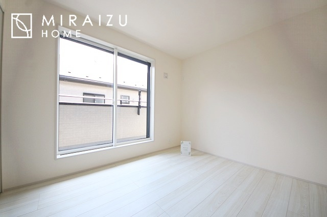 【洋室】 | 平日・休日問わず、いつでもご見学が出来ます♪☆実際に見て、触れて感じる安心のお住まい探しを体験して下さい♪☆物件情報だけでなく、地域の特色などなどエリア情報もお伝え出来たら嬉しいです♪