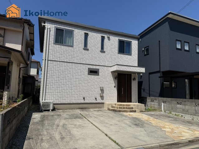 明石市魚住町西岡　中古戸建の駐車場|●年中無休：見学時間9:00～20:00・当日予約可●駐車場は3台になります。普通車2台可能です。