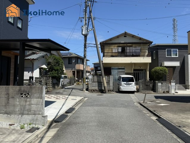 明石市魚住町西岡　中古戸建の前面道路含む現地写真|交通量が少ないので静かです。小さなお子様がいるご家庭はご安心できると思います。