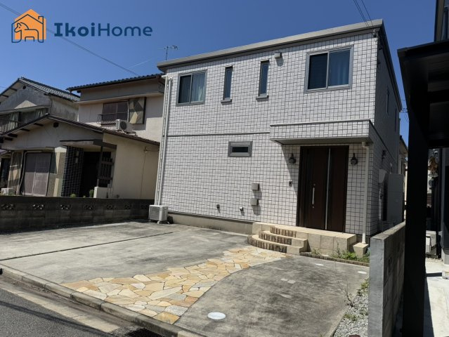 明石市魚住町西岡　中古戸建のエントランス|●資料・カタログのご請求無料●JR「魚住」駅徒歩15分！駅近で通勤や通学に便利な立地