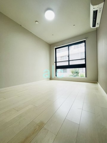 渋谷区代々木３丁目の賃貸マンションの居間・リビング
