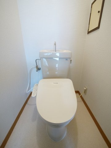 ロイヤル神田のトイレ|※写真は別の部屋のものです。