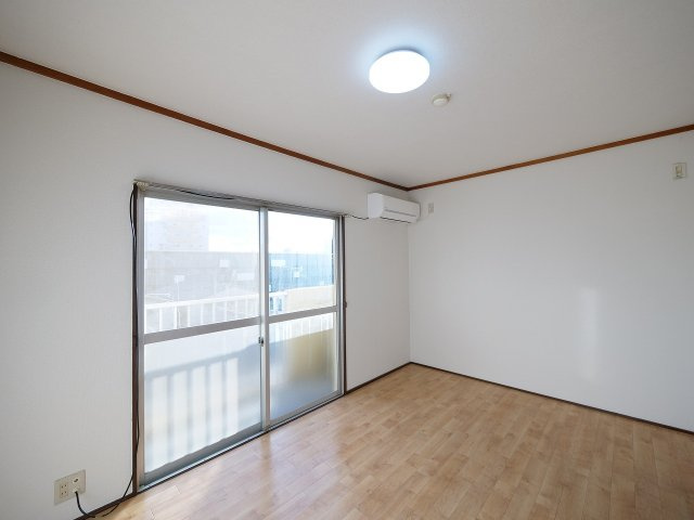 ロイヤル神田の洋室|※写真は別の部屋のものです。
