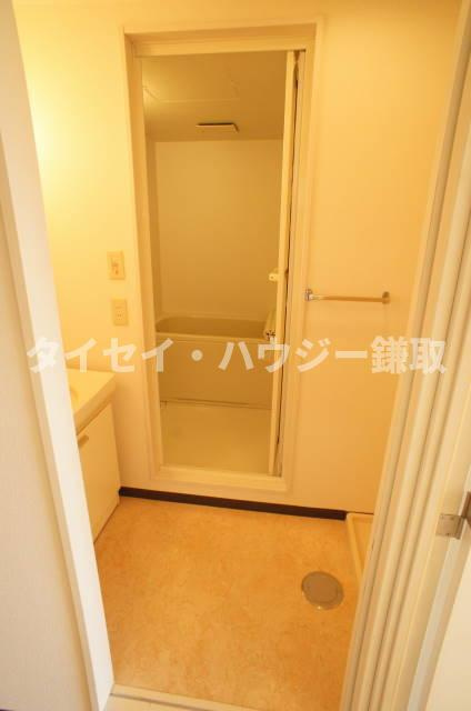 オーシャンビュー参番館の洗面所|脱衣所・洗面所です