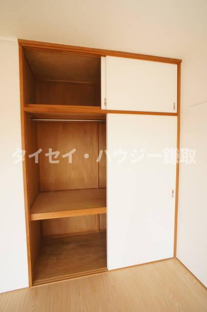 オーシャンビュー参番館の収納|リビングにも収納あります