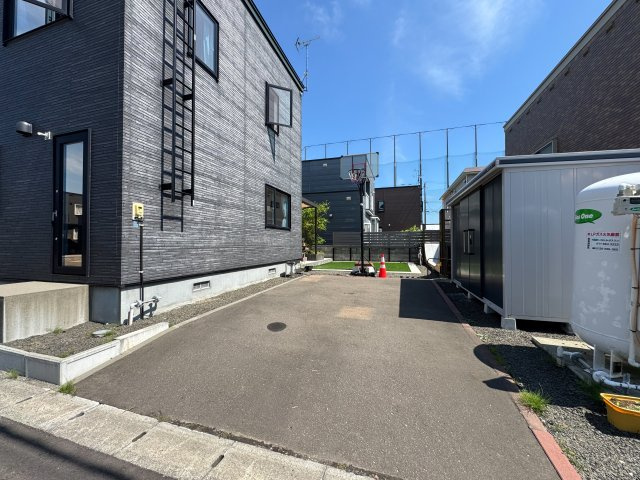 花川南10条3丁目　一戸建ての駐車場