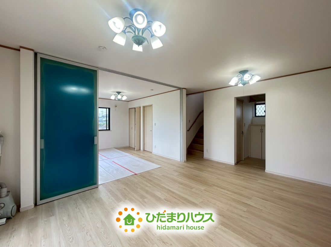 加須市水深　中古一戸建ての居間・リビング
