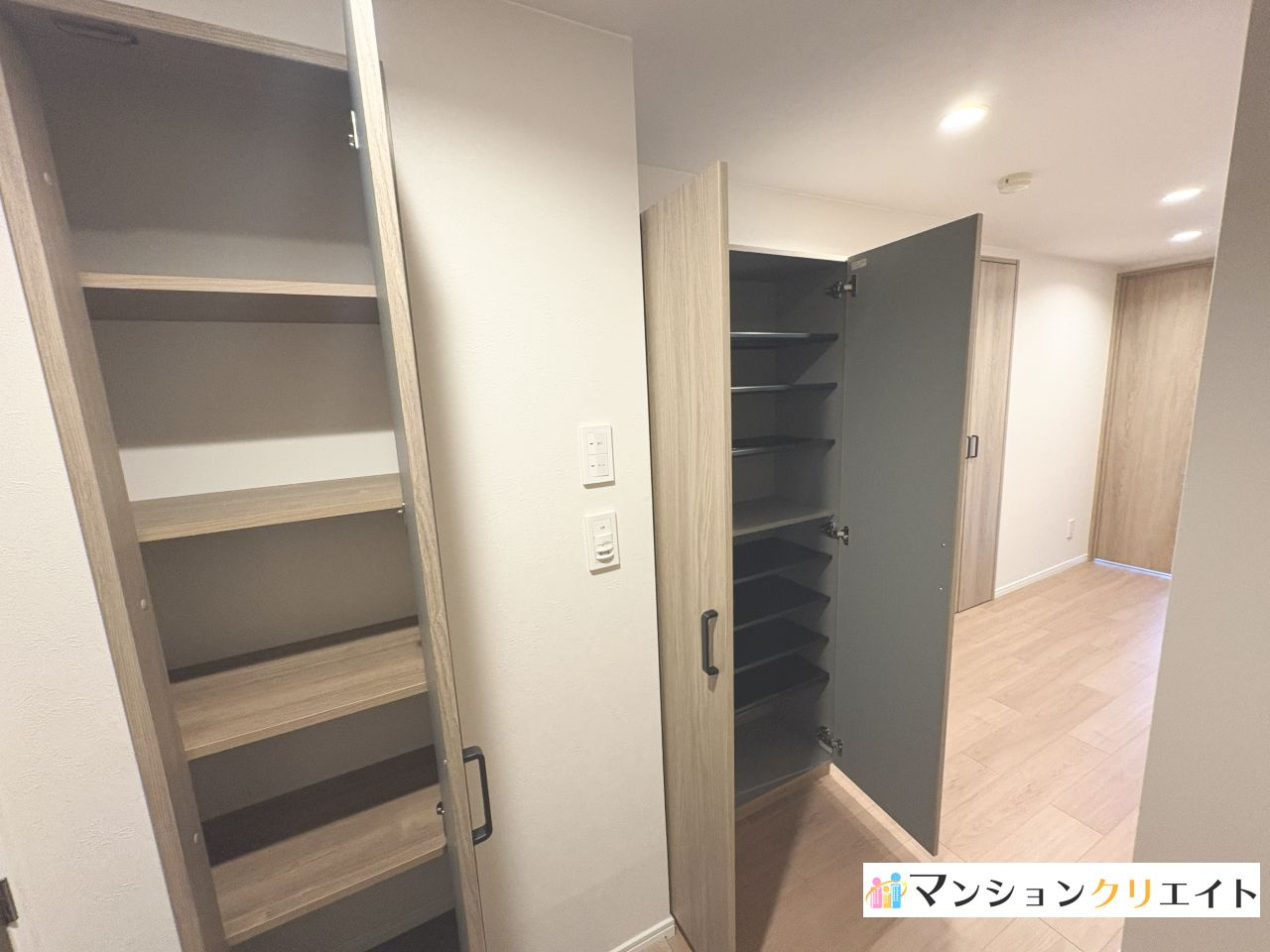ロアール高木の玄関|収納スペースはたっぷり設けてあります