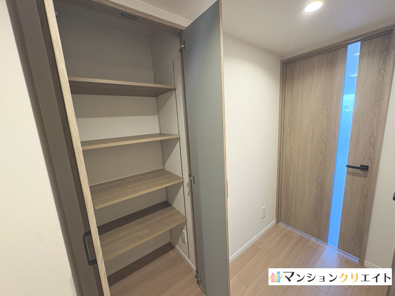 ロアール高木の収納|廊下にある大きな収納