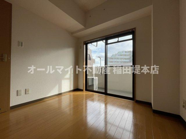 川崎市多摩区菅６丁目の賃貸マンションの居間・リビング
