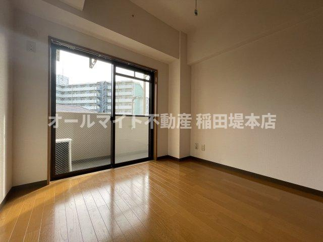 川崎市多摩区菅６丁目の賃貸マンションの居間・リビング