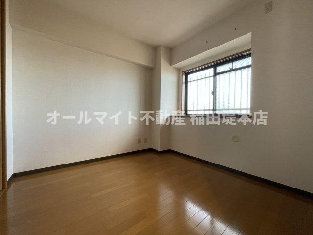 川崎市多摩区菅６丁目の賃貸マンションの居間・リビング