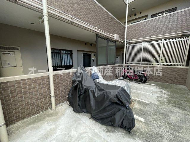 川崎市多摩区菅６丁目の賃貸マンションの駐車場