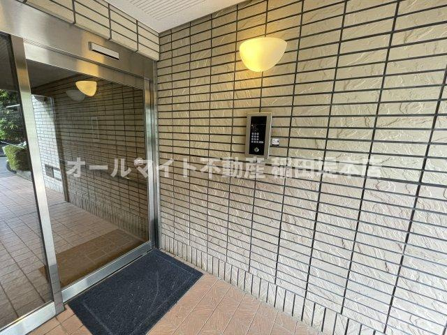 川崎市多摩区菅６丁目の賃貸マンションのエントランス