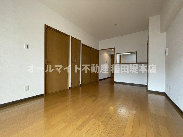 川崎市多摩区菅６丁目の賃貸マンションの居間・リビング