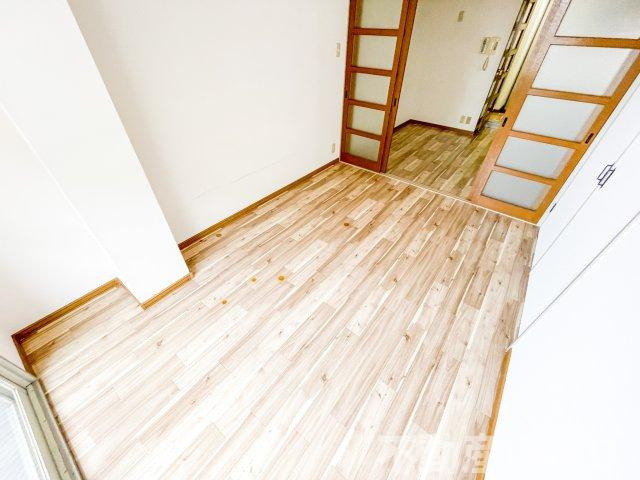 リレックス上住吉の洋室